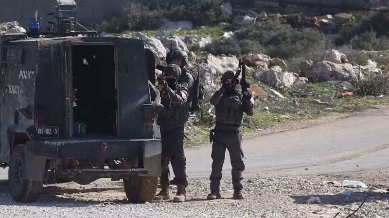 Các lực lượng Israel được triển khai tại thành phố Nablus, Bờ Tây, ngày 8/1/2026. (Ảnh: THX/TTXVN)