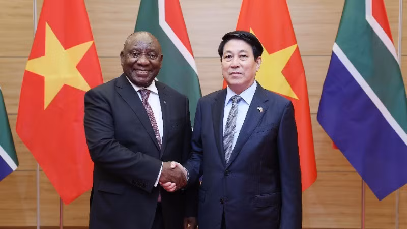 Chủ tịch nước Lương Cường và Tổng thống Cộng hòa Nam Phi Cyril Ramaphosa. (Ảnh: TTXVN)