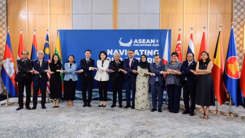 Quan chức cao cấp (SOM) ASEAN-Trung Quốc chụp ảnh chung. (Ảnh: Bộ Ngoại giao)