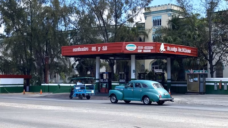 Một trạm nhiên liệu ở La Habana, Cuba. (Ảnh: TTXVN)