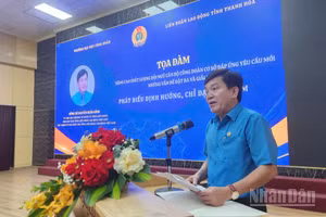 Đồng chí Nguyễn Xuân Hùng, Phó Chủ tịch Tổng Liên đoàn Lao động Việt Nam phát biểu chỉ đạo tại tọa đàm. (Ảnh: BTC cung cấp)