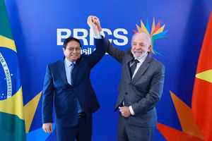 Thủ tướng Phạm Minh Chính và Tổng thống Cộng hòa Liên bang Brazil Lula da Silva. (Ảnh: Dương Giang - TTXVN)