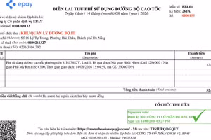 Biên lai giao dịch đầu tiên việc thu phí cao tốc Quảng Ngãi-Nha Trang.