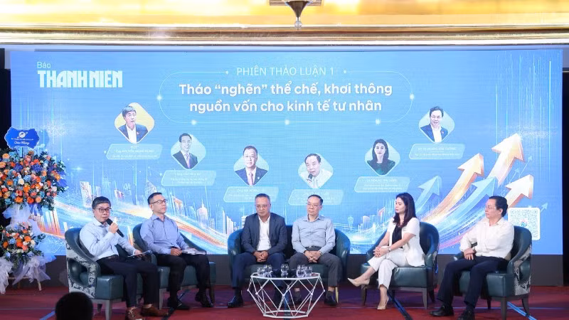 Để đạt mục tiêu tăng trưởng từ 10%/năm trở lên, khu vực kinh tế tư nhân chính là động lực quan trọng để nền kinh tế bứt phá.