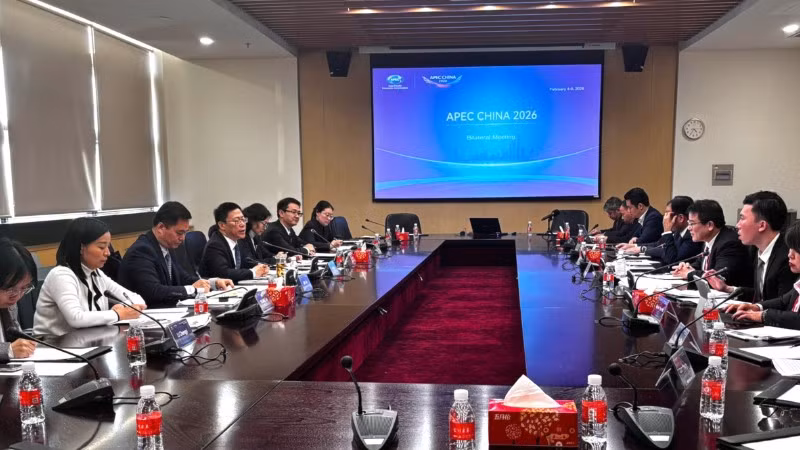 Quang cảnh buổi làm việc của Đoàn công tác Bộ Tài chính Việt Nam và Bộ Tài chính Trung Quốc trong khuôn khổ Hội nghị Thứ trưởng Tài chính và Phó Thống đốc Ngân hàng Trung ương APEC 2026.