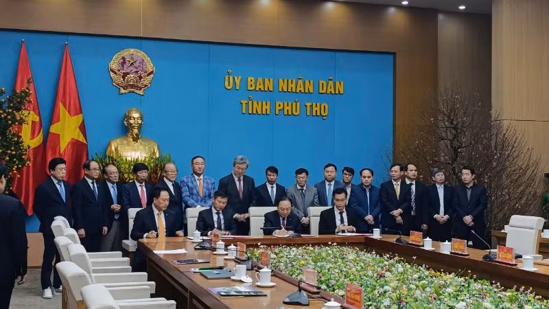 Ủy ban nhân dân tỉnh Phú Thọ đã làm việc với Đoàn Liên đoàn Phòng Thương mại và Công nghiệp tỉnh Gyeonggi (Hàn Quốc – FGCCI) tiến hành ký biên bản ghi nhớ hợp tác giữa hai bên.