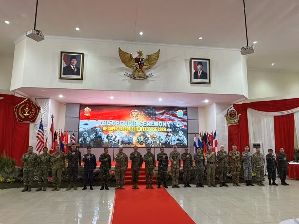 Các đại diện tham dự Diễn tập Super Garuda Shield 2026. (Ảnh: TTXVN)