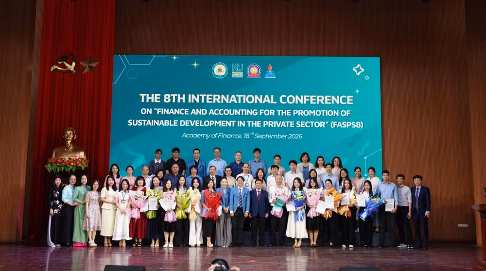 Các đại biểu tham dự Hội thảo Khoa học quốc tế “Tài chính-Kế toán thúc đẩy kinh tế tư nhân phát triển nhanh và bền vững”. (Ảnh: PV)