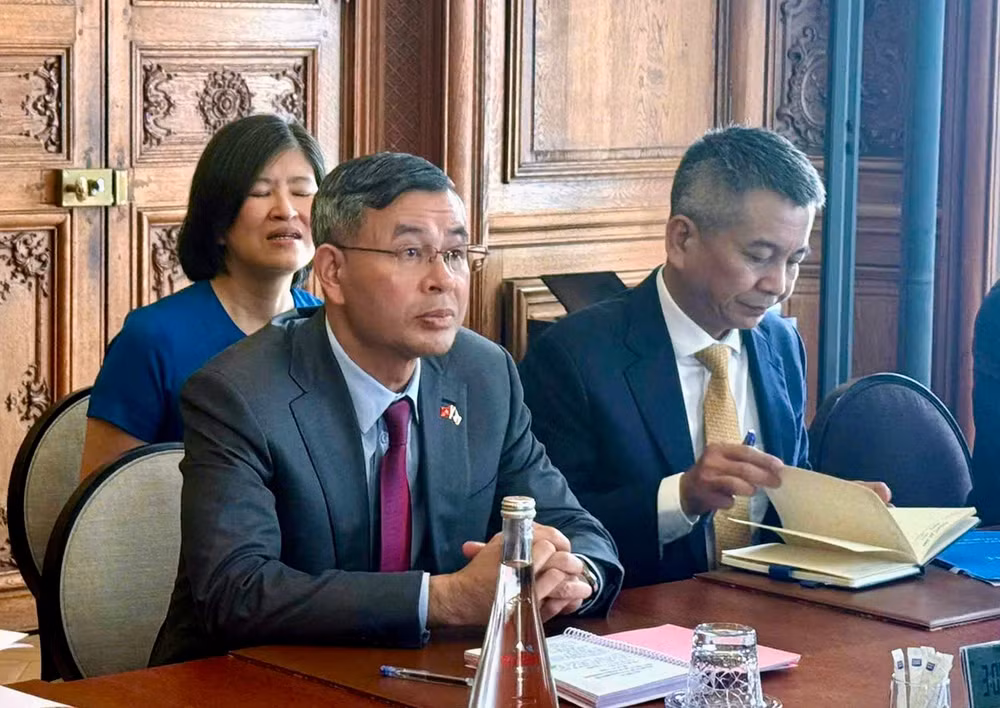 Bộ trưởng Tài chính Ngô Văn Tuấn tại buổi làm việc với Tổ chức Hợp tác và Phát triển Kinh tế (OECD). (Ảnh: Yến Phạm)
