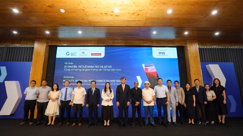 Hội Khoa học Kinh tế Việt Nam (VEA), VnEconomy và Viện Nghiên cứu Công nghệ vì Cộng đồng (TFGI), cùng phối hợp chuyên môn là Viện Nghiên cứu Chính sách và Chiến lược (IPSS), đồng tổ chức Hội thảo với chủ đề: "Di chuyển, trí tuệ nhân tạo (AI) và xã hội: Củng cố tương lai lĩnh vực giao thông vận tải tại Việt Nam".