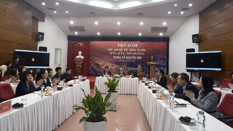Quang cảnh Tọa đàm "Để kinh tế Nhà nước dẫn dắt, mở đường trong kỷ nguyên mới" do Báo Tiền Phong tổ chức.