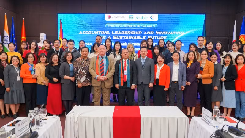 Hội thảo quốc tế "Kế toán, lãnh đạo và đổi mới vì tương lai phát triển bền vững" do Trường đại học Kinh tế, Đại học Quốc gia Hà Nội tổ chức.