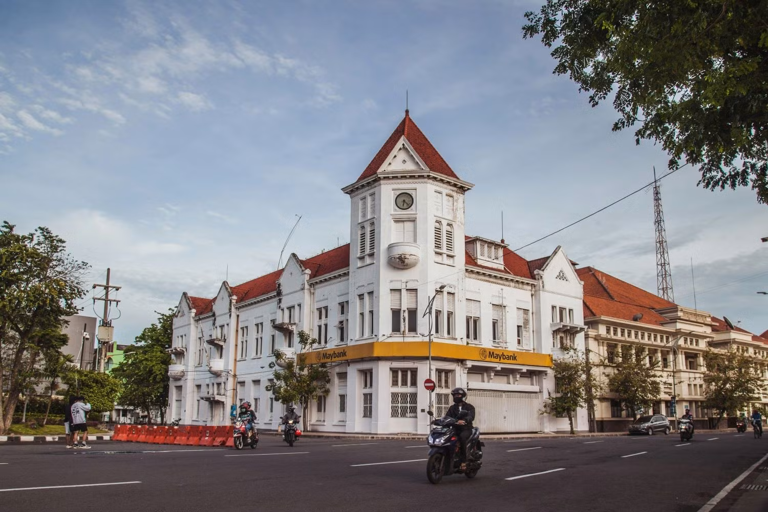 1-surabaya-indonesia-unsplash-kristian-tandjung.jpg