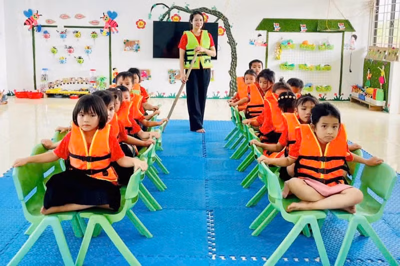 co-giao-tran-thi-lan-to-chuc-tiet-hoc-yeu-thuong-tai-truong-mam-non-huong-lam.jpg