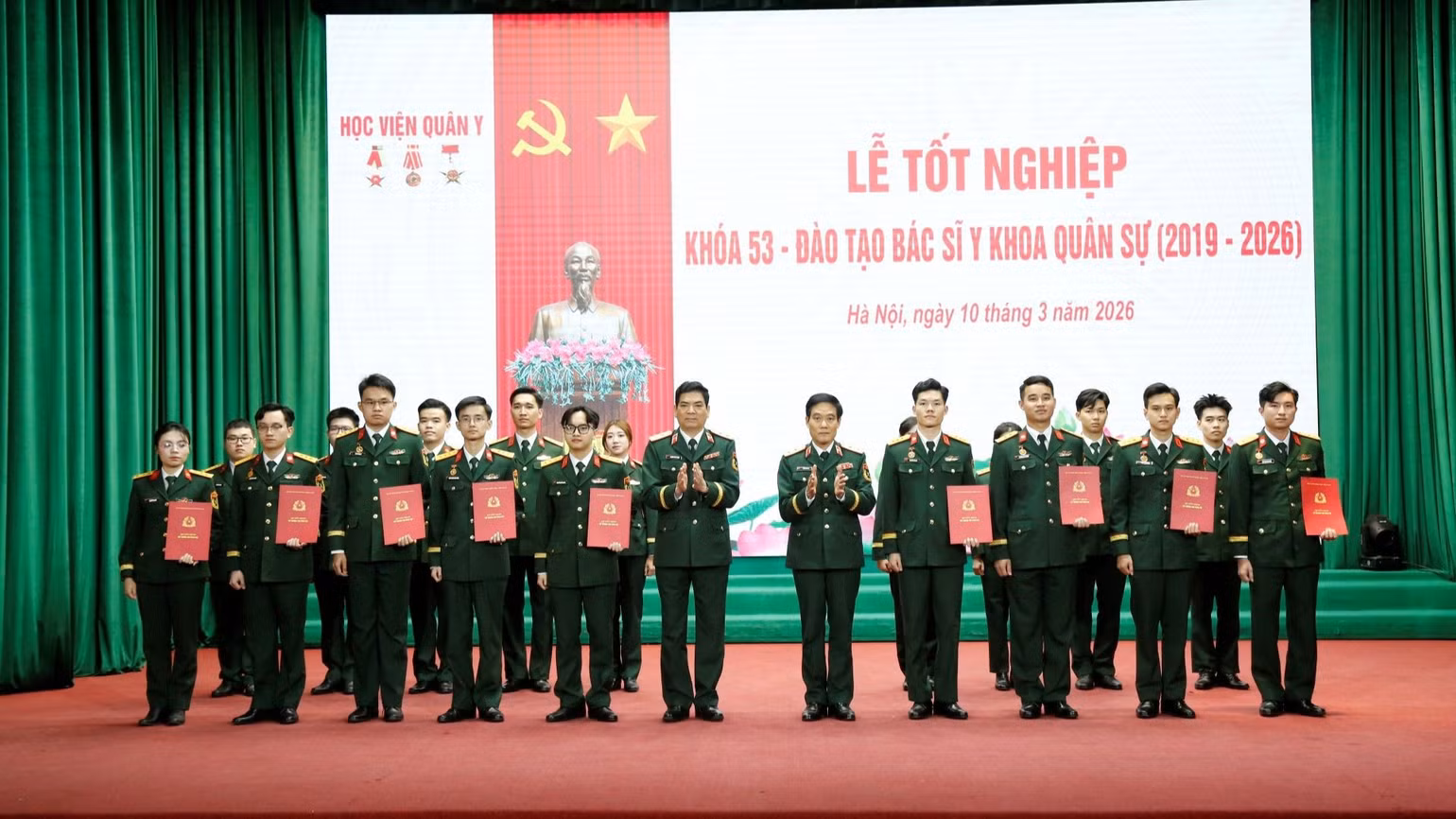 quan-y-trao-bang-tn-4215.jpg