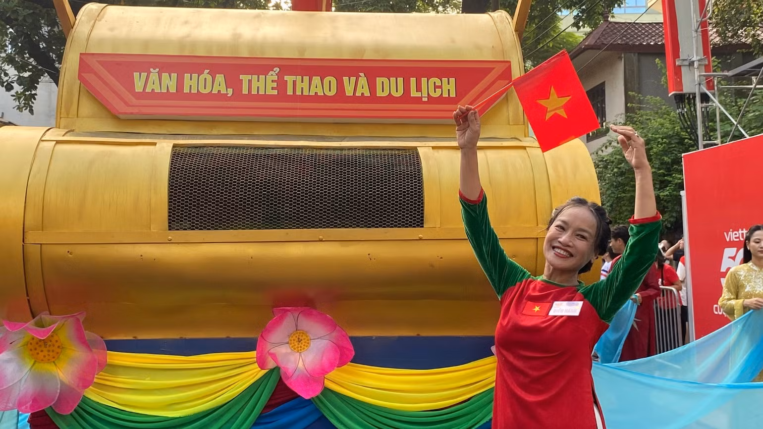 tu-oanh-ns-716.jpg