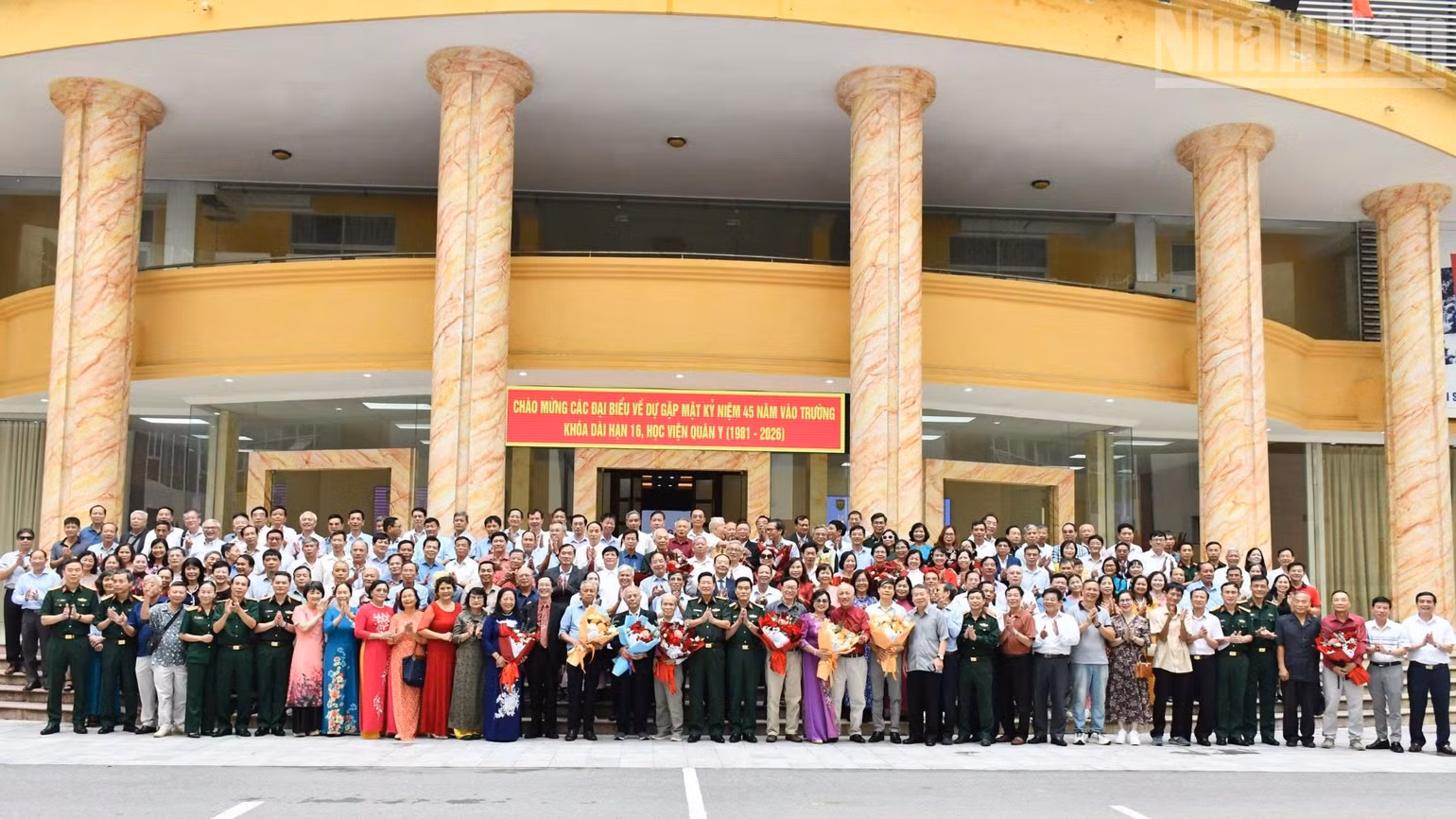 ndo_tr_trung-tuong-chup-anh-chung-513.jpg