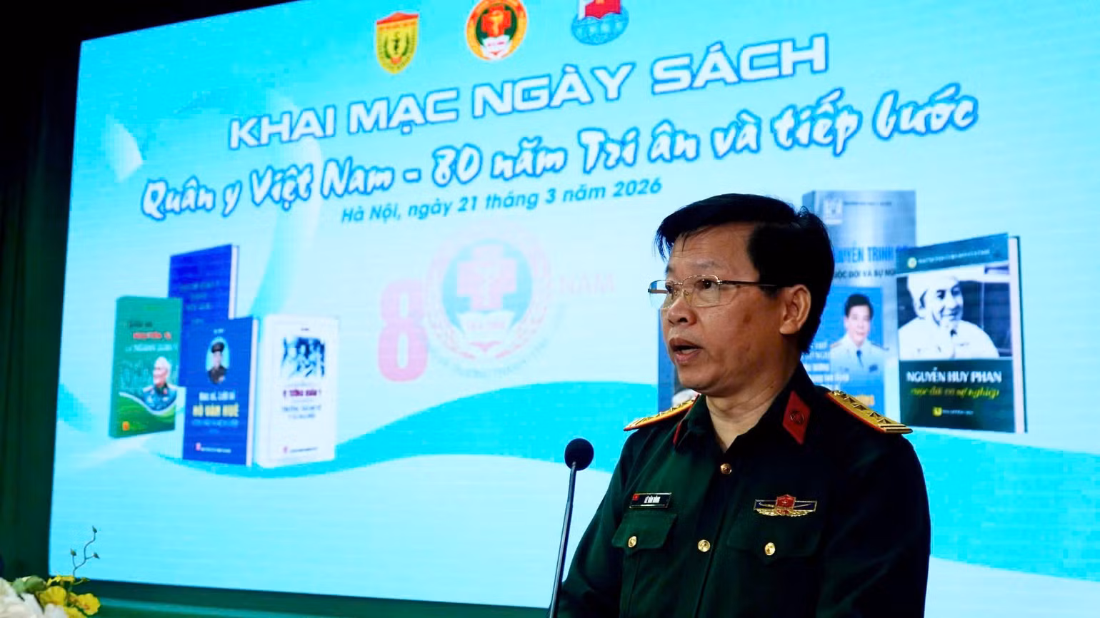khai-mac-qy1.jpg