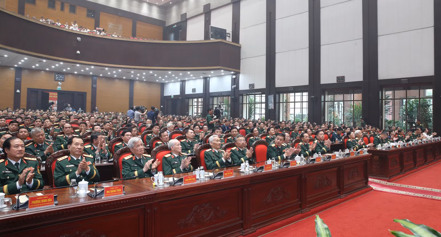 2-cac-dai-bieu-tuyen-huan.jpg