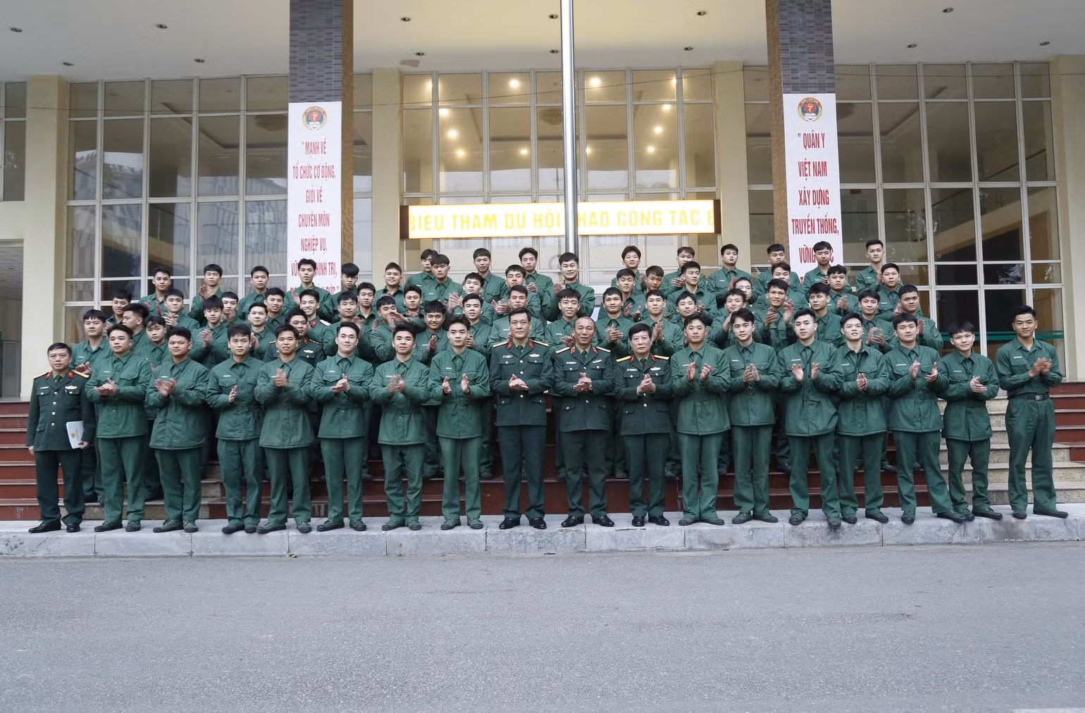 qy-toan-canh-chup-ln.jpg