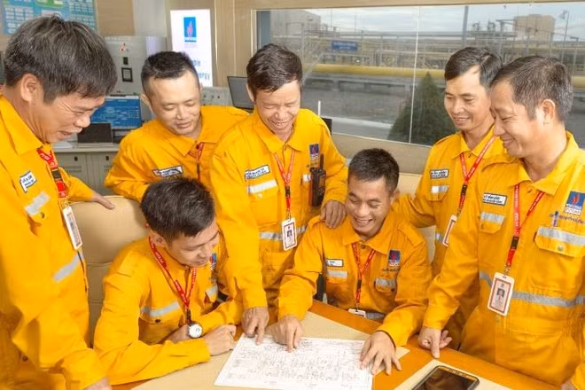 Người lao động Công ty Vận chuyển khí Đông Nam Bộ làm việc tại Trung tâm phân phối khí Phú Mỹ.