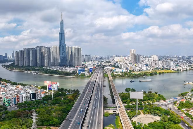 Tăng trưởng GRDP 9 tháng Thành phố Hồ Chí Minh đạt 9,06% là tốc độ tăng cao nhất trong 15 năm qua. (Ảnh: TÙNG ANH)