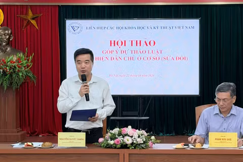 Ông Nguyễn Quyết Chiến, Tổng Thư ký Liên hiệp các Hội Khoa học và kỹ thuật Việt Nam phát biểu tại Hội thảo. (Ảnh: BÍCH LIÊN)