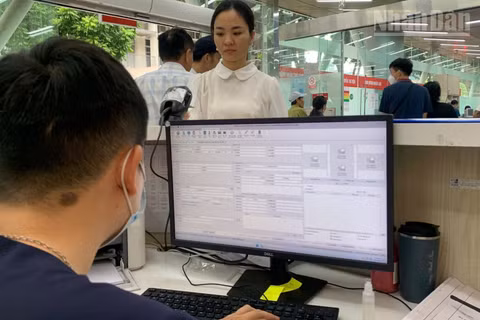 Bộ Y tế định hướng đẩy mạnh sử dụng phiếu chuyển điện tử, phiếu hẹn khám lại điện tử, tạo thuận lợi cho người bệnh. (Ảnh: HM)