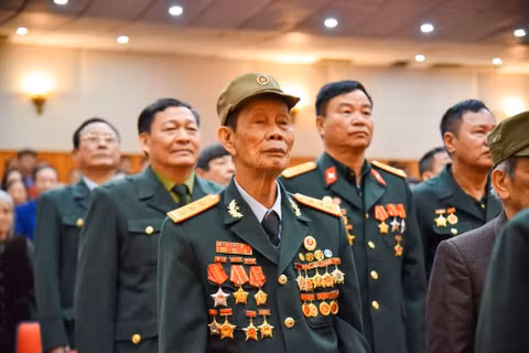Cựu quân nhân là hội viên Hội Cựu chiến binh đồng thời là cựu chiến binh thì được ngân sách nhà nước đóng bảo hiểm y tế. (Ảnh: BÁO NHÂN DÂN)