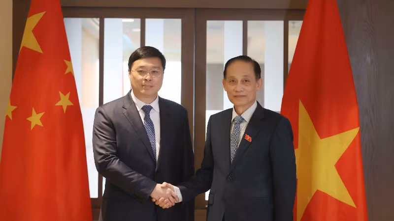 vna-potal-bo-truong-ngoai-giao-hoi-dam-voi-chu-tich-khu-tu-tri-dan-toc-choang-quang-tay-trung-quoc-8432537-3387.jpg