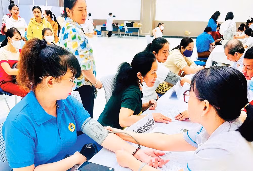 Công đoàn Thành phố Hồ Chí Minh tổ chức khám sức khỏe cho đoàn viên, người lao động trong Tháng Công nhân năm 2026.