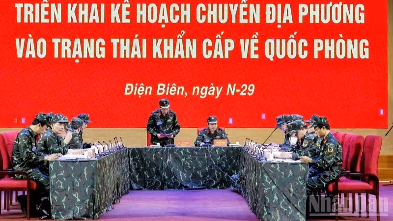 Các đồng chí chủ trì luyện tập vận hành cơ chế giai đoạn 1. (Ảnh: LÊ LAN)