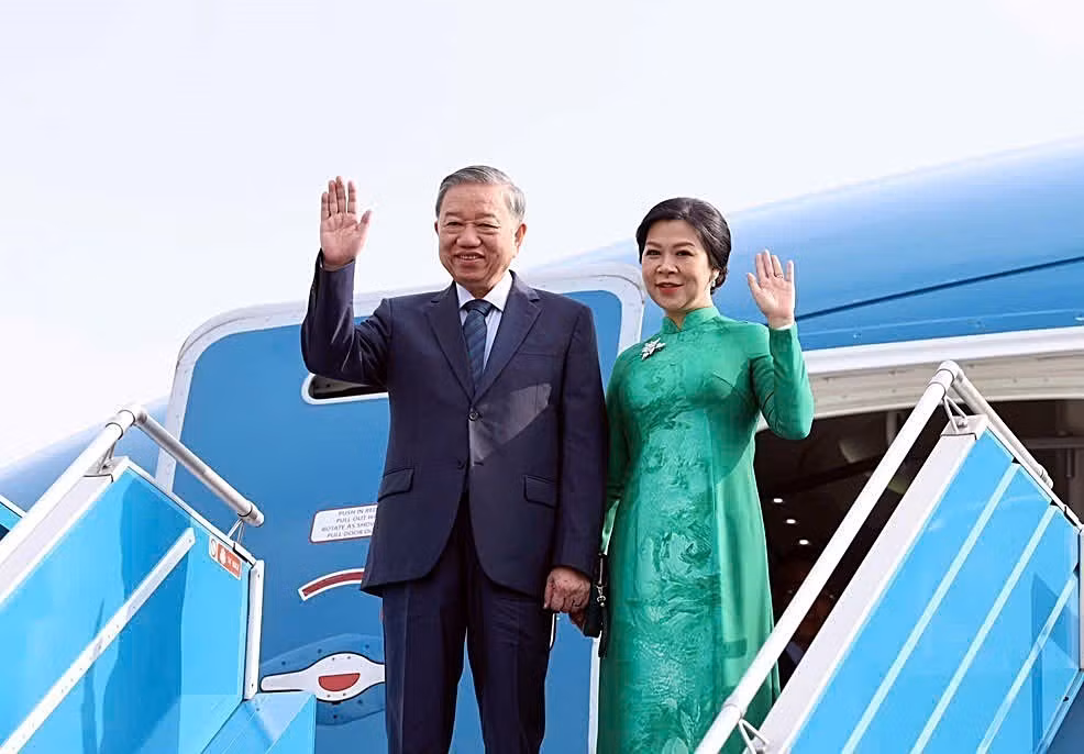Tổng Bí thư Tô Lâm và Phu nhân cùng Đoàn đại biểu cấp cao Việt Nam lên đường thăm cấp Nhà nước tới Đại Hàn Dân Quốc. Ảnh: TTXVN