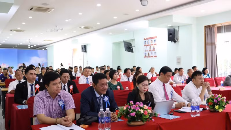 gen-o-z7298881448496-7f6f14be43da5038a153b7c6f52e1444-4350.jpg