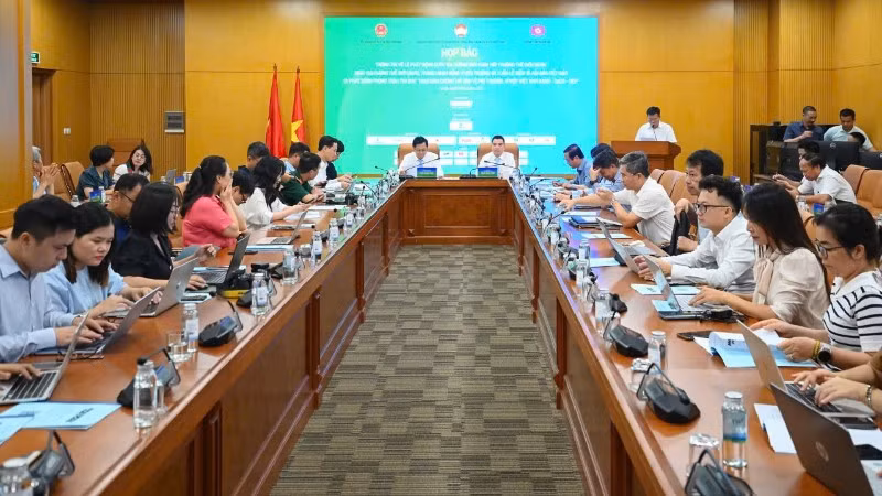Quang cảnh buổi họp báo.