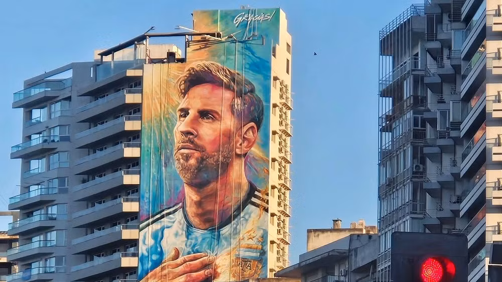 Bức tranh tường Messi ở quê hương Rosario, Argentina. Ảnh: X