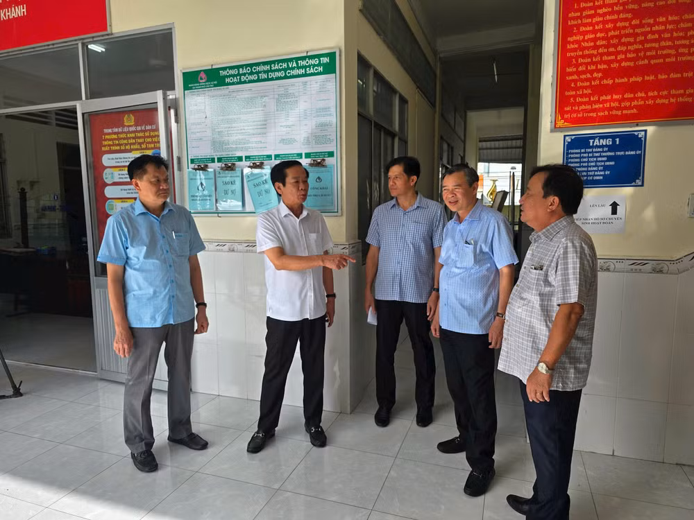 Lãnh đạo thành phố Cần Thơ kiểm tra, khảo sát một số trụ sở làm việc của xã, phường.