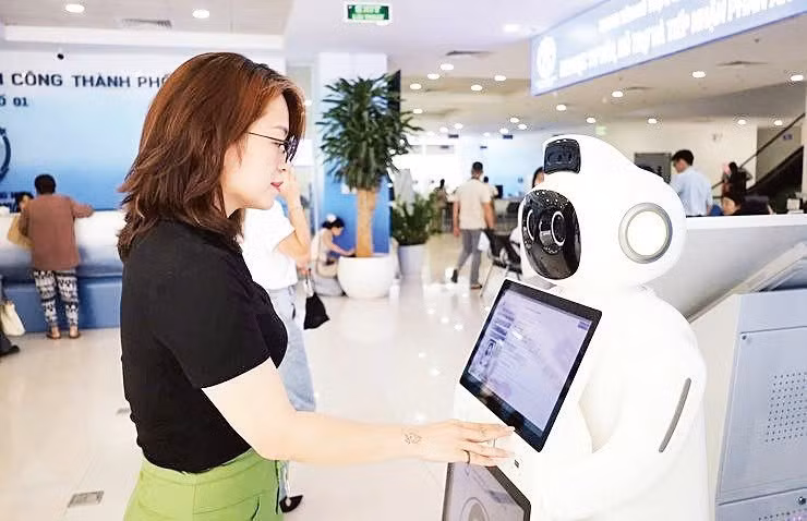 Trung tâm Phục vụ hành chính công Thành phố Hà Nội ứng dụng robot AI hỗ trợ, tư vấn thủ tục hành chính cho người dân.