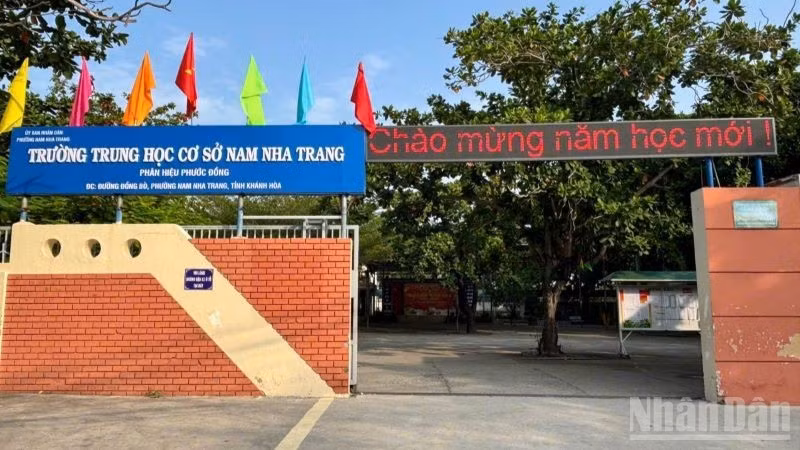 Trường trung học cơ sở Nam Nha Trang phân hiệu Phước Đồng sau sắp xếp. (Ảnh: VŨ TÂN)