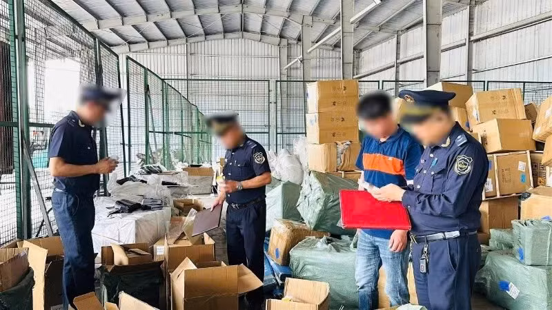 Lực lượng hải quan triển khai đợt cao điểm kiểm soát, đấu tranh chống buôn lậu, hàng giả và hàng xâm phạm quyền sở hữu trí tuệ.