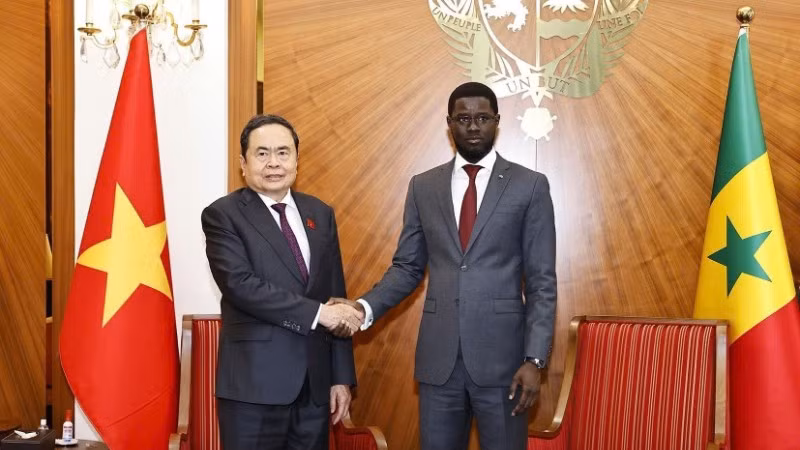 Chủ tịch Quốc hội Trần Thanh Mẫn hội kiến Tổng thống Senegal Bassirou Diomaye Faye. (Ảnh: TTXVN)