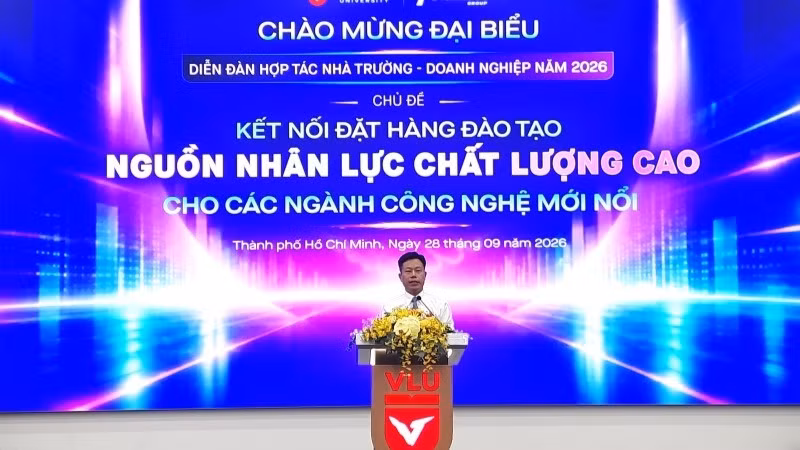Thứ trưởng Giáo dục và Đào tạo Lê Quân phát biểu tại diễn đàn. (Ảnh: CAO TÂN)