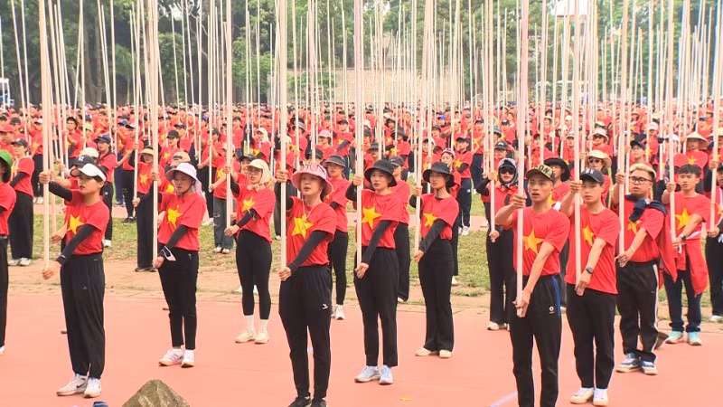 1.200 sinh viên chính thức và 100 dự bị của Đại học Thể dục thể thao Bắc Ninh hăng say tập luyện, sẵn sàng cho sự kiện trọng đại của đất nước.