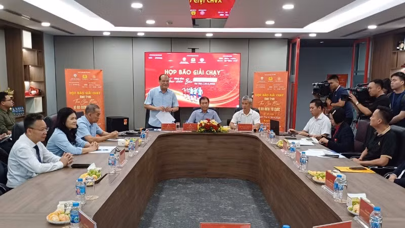 Quang cảnh buổi họp báo.