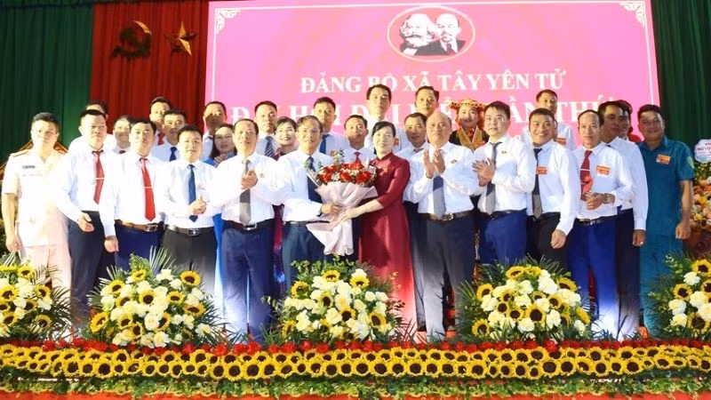 Ra mắt Ban chấp hành Đảng bộ xã Tây Yên Tử nhiệm kỳ 2025-2030.
