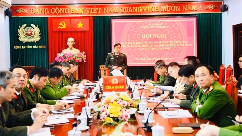 Đại tá Đỗ Đức Trịnh, Phó Giám đốc Công an Bắc Ninh chỉ đạo các đơn vị triển khai bảo đảm an ninh trật tự trên địa bàn.