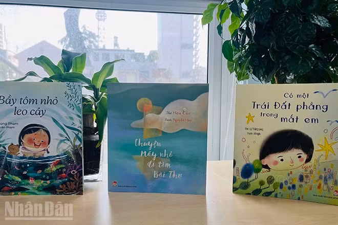 Bìa ba tập thơ thiếu nhi mới của Nhà xuất bản Kim Đồng. (Ảnh: LINH BẢO)