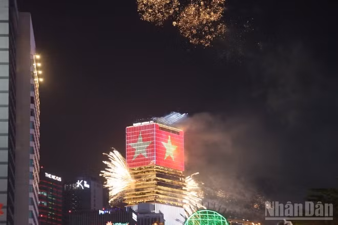 Thành phố Hồ Chí Minh sẽ tổ chức bắn pháo hoa nghệ thuật trong Ngày Văn hóa Việt Nam năm 2026. (Ảnh: THẾ ANH)