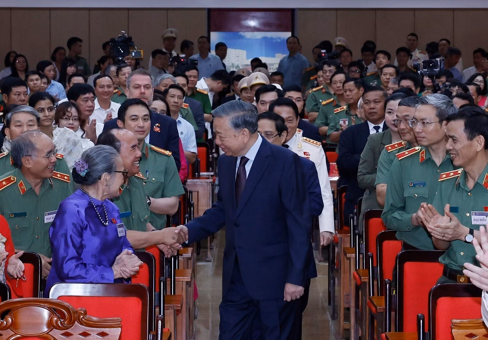 vna-potal-tong-bi-thu-chu-tich-nuoc-du-le-ky-niem-80-nam-ngay-truyen-thong-hoc-vien-an-ninh-nhan-dan-8840706.jpg