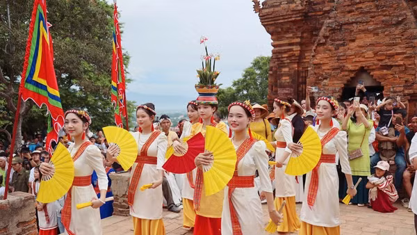 Ngày hội văn hóa Chăm thu hút 700 nghệ sĩ, nghệ nhân, diễn viên, vận động viên người Chăm.